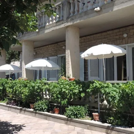 With A Parking Space Brela, Makarska - 19792 ブレラ